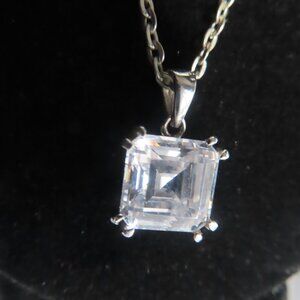 Quartz CZ Solitaire Pendant Necklace Clear Rhinestone w 20" L Chain